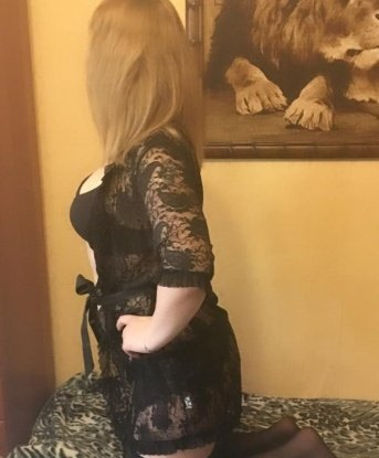 Знойная брюнетка приглашает в гости состоятельного джентльмена для приятного времяпровождения. Приезжай, чтобы окунуться в атмосферу страсти и похоти! 8644, 27 лет